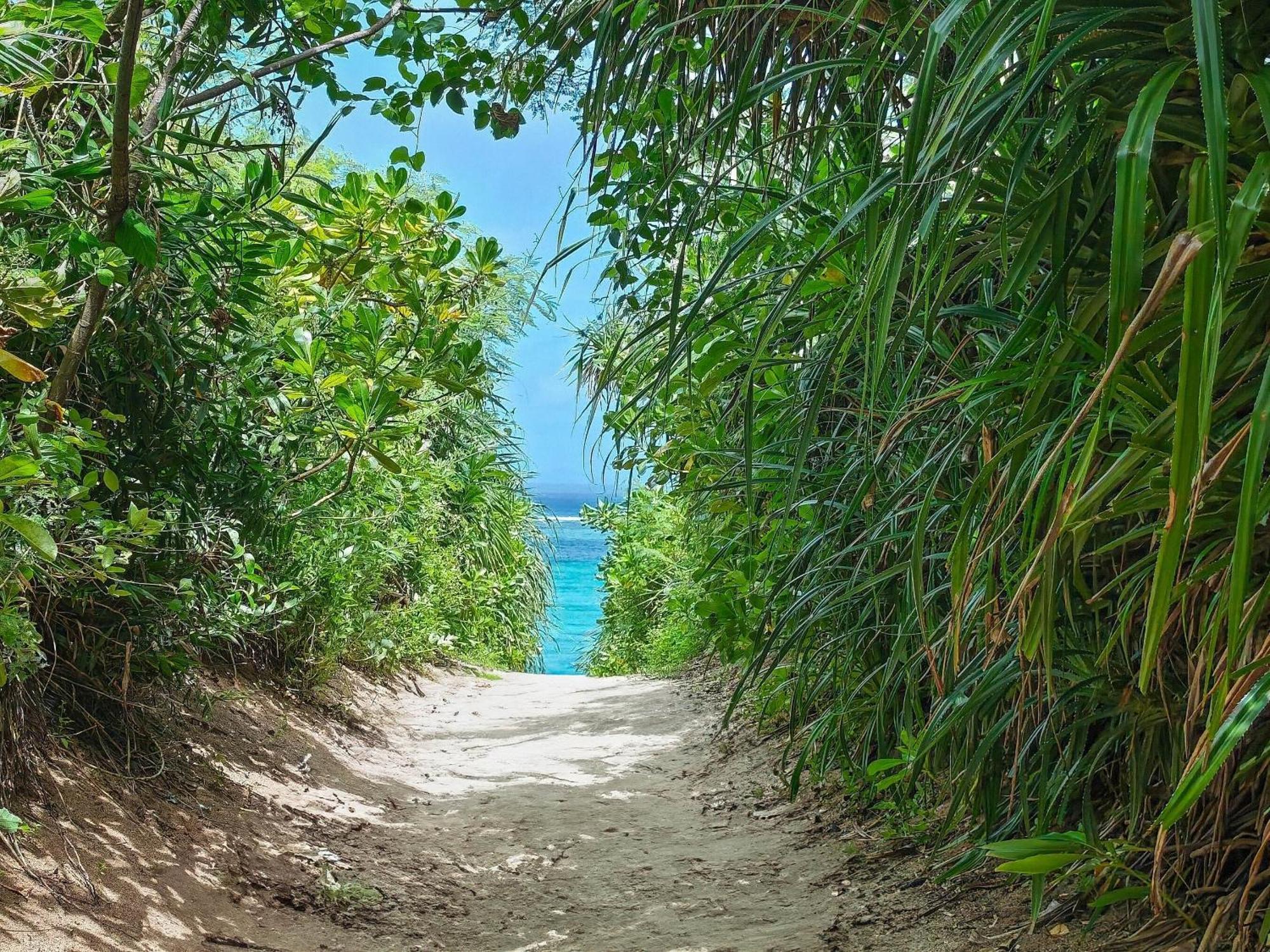 Nagahama Beach Resort Kanon Nakijin Bagian luar foto